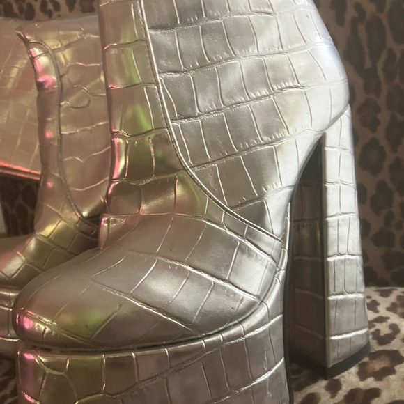 Silver croc print metallic platform knee high boots - Picture 4 of 6
